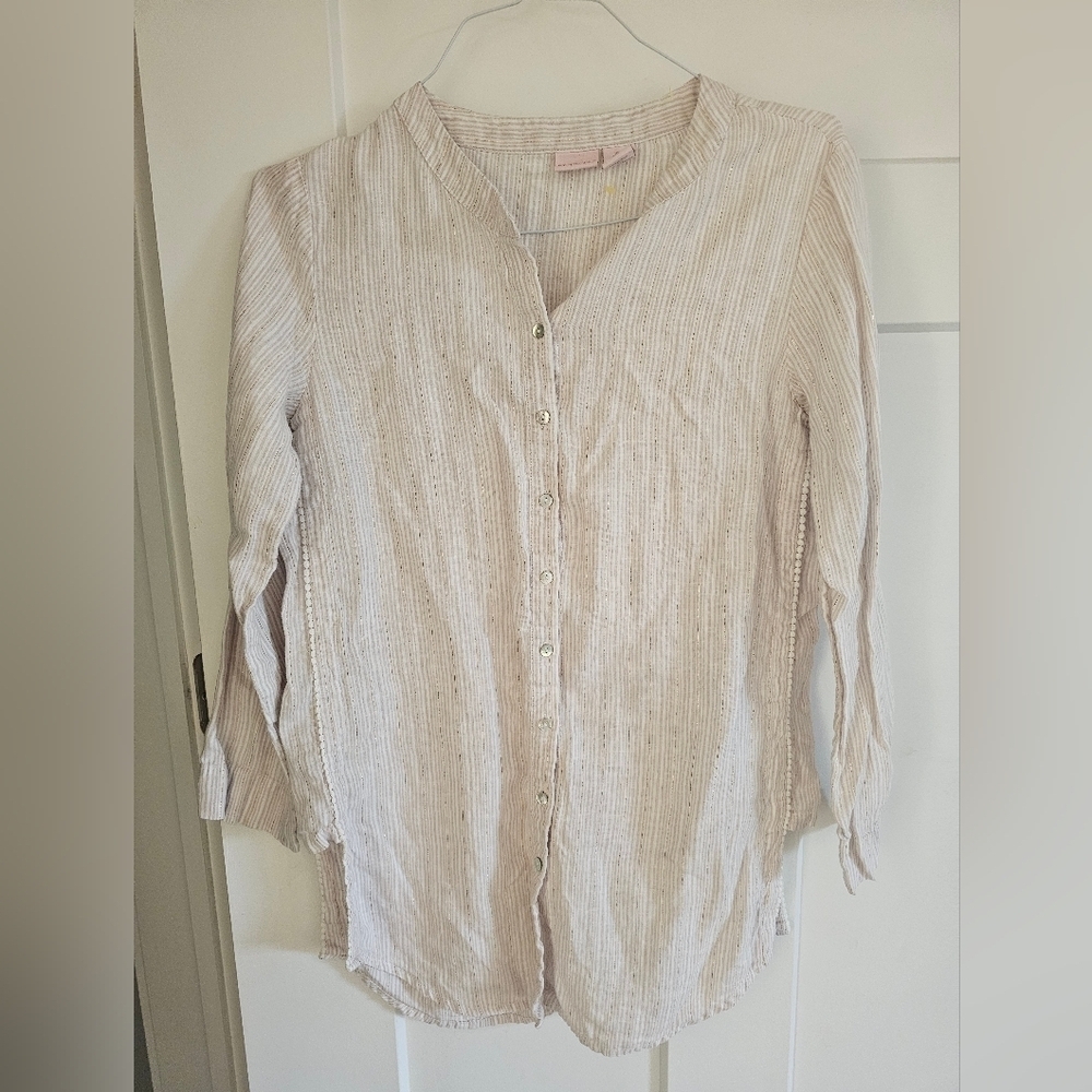 NWOT! St. Tropez West Women’s Size SMALL 99% Linen Striped Button Down Top
